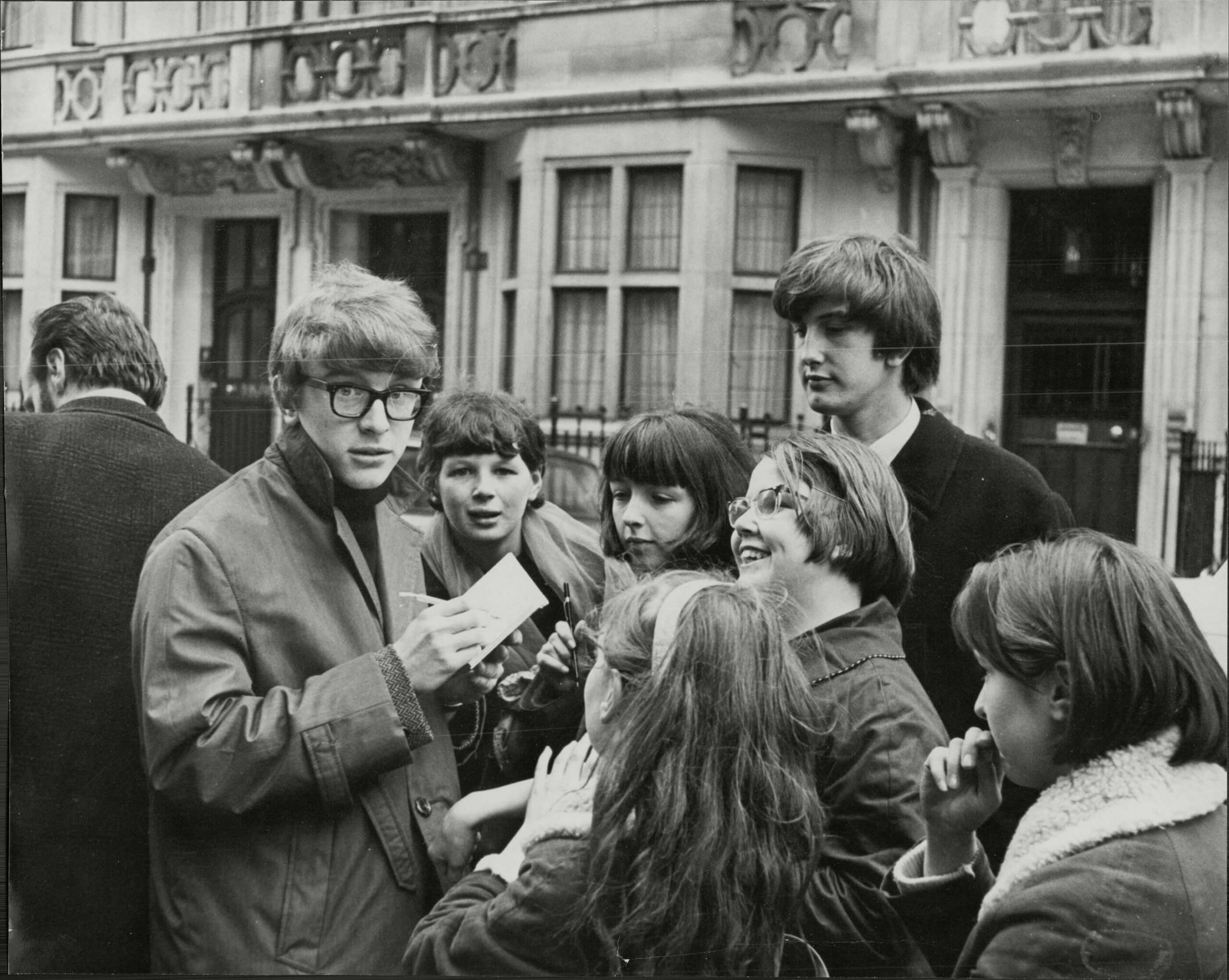 Peter Asher in a scene from Peter Asher: Everywhere Man