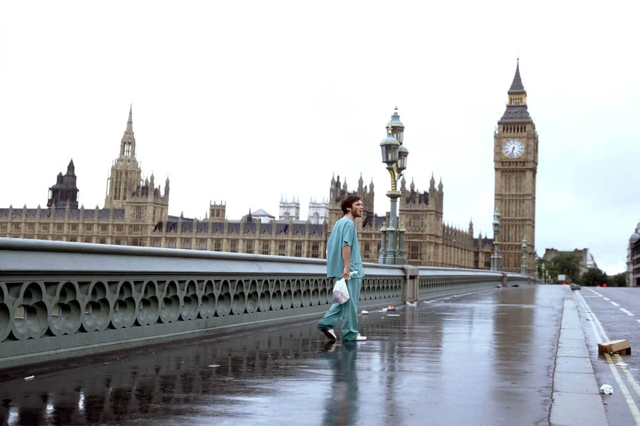 Cillian Murphy in a scene from 28 Days Later.