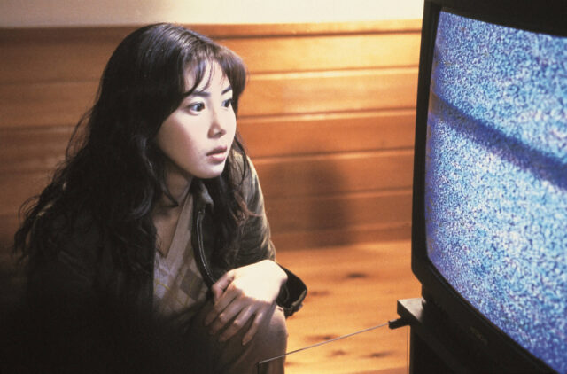 Nanako Matsushima in a scene from Ringu.