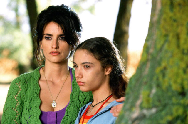Penélope Cruz and Yohana Cobo in Volver.