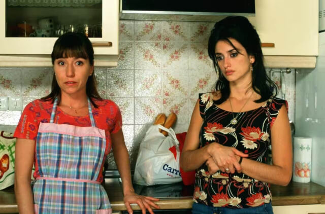 Penélope Cruz and Lola Dueñas in Volver.