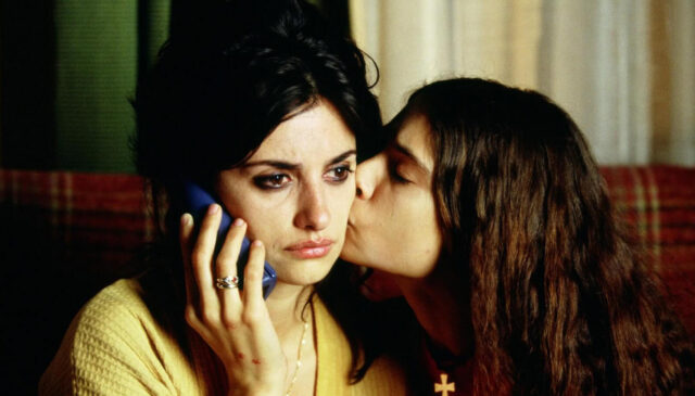 Penélope Cruz and Yohana Cobo in Volver.